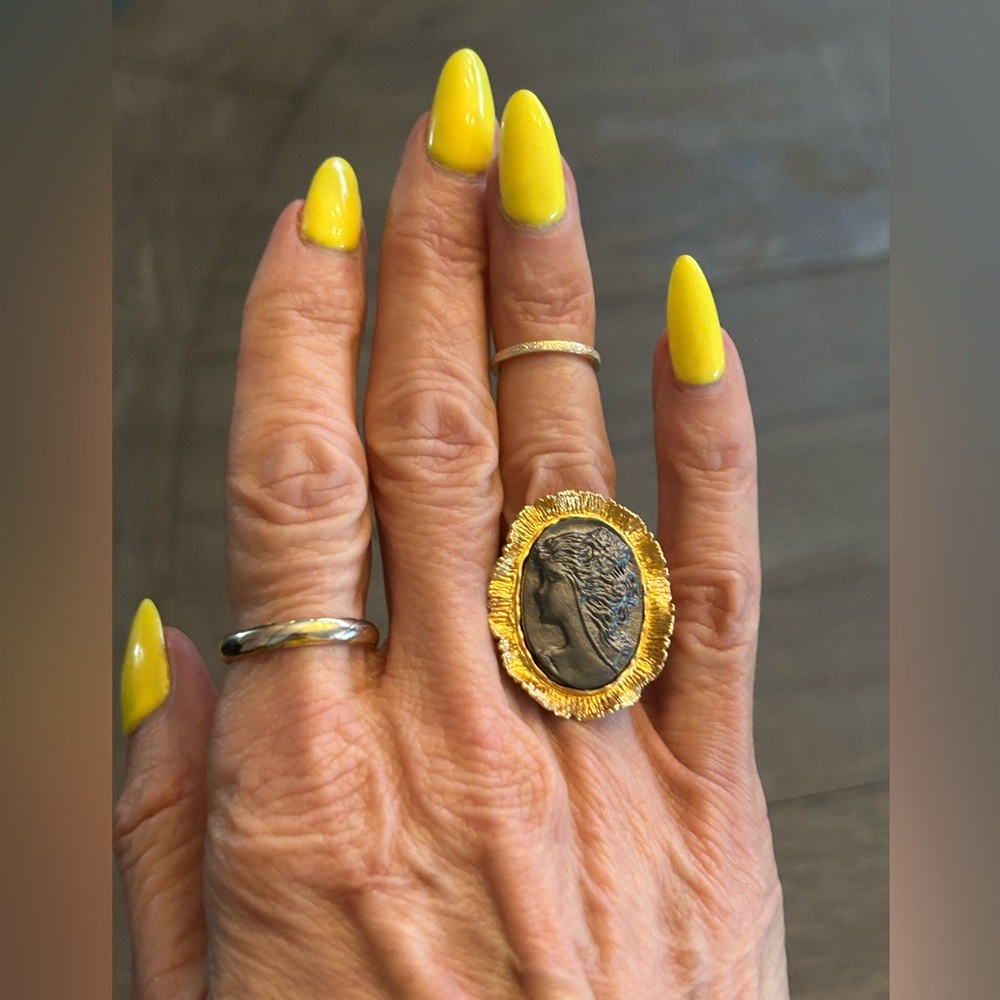 Bronze Black Cameo Ring - Picture 5 of 8
